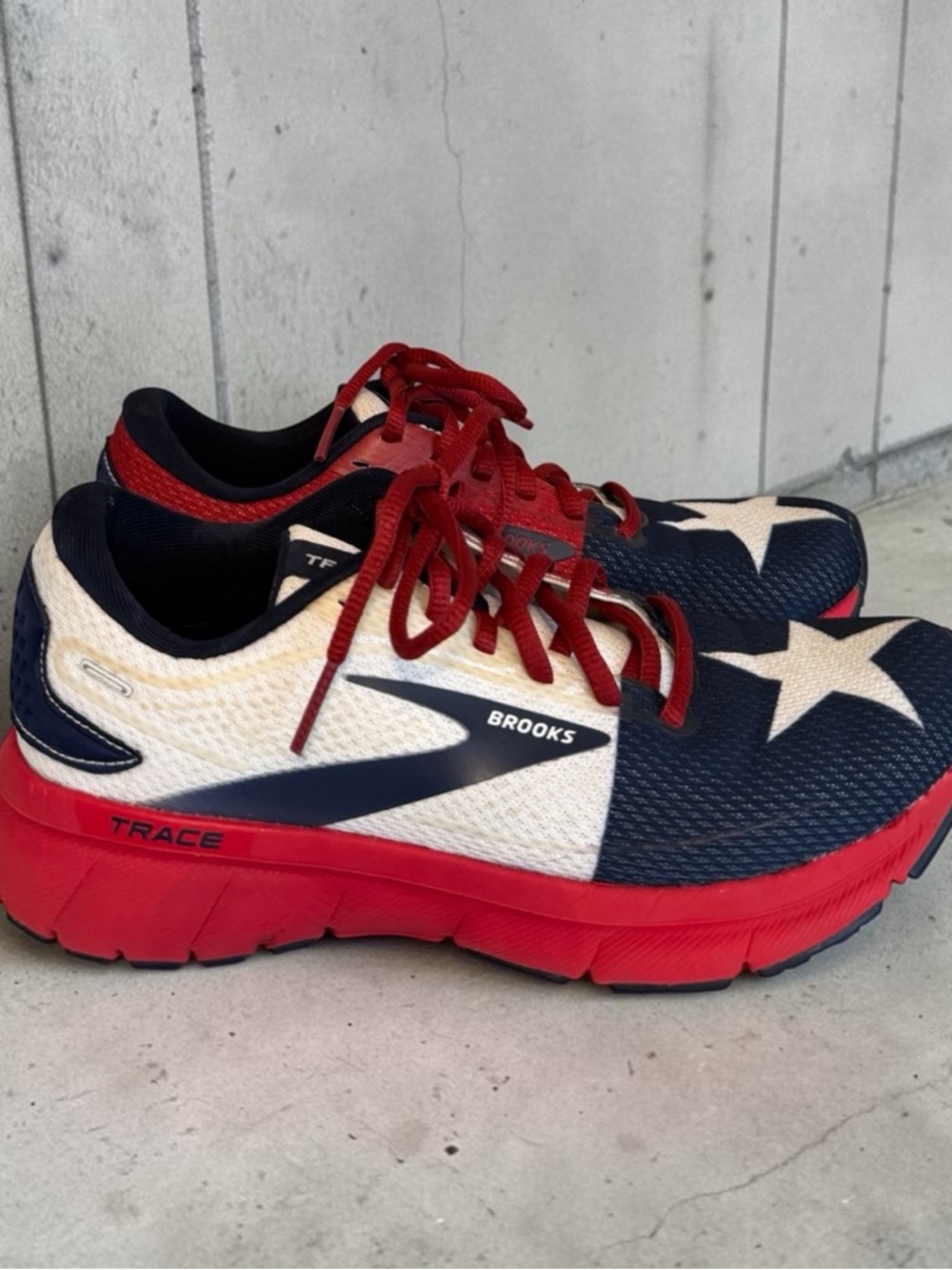 Brooks Trace 2 "Texas" Special Edition Running Shoes - Women's Size 6 - Picture 2 of 14